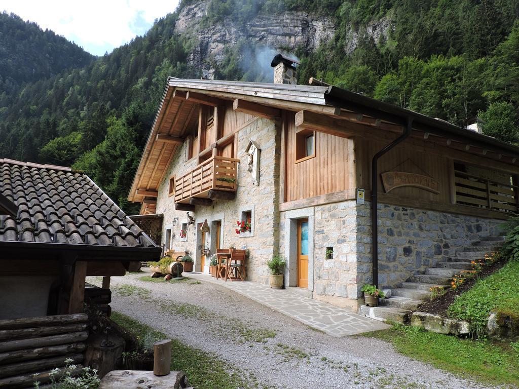 Agritur Manoncin Farm stay Daone